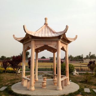 簡(jiǎn)單大方、質(zhì)樸厚重的四角涼亭造型