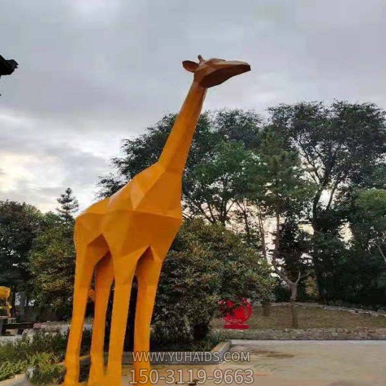 大型玻璃鋼幾何彩繪長頸鹿動物園林雕塑小品