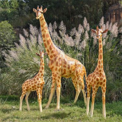 動物園大型仿真動物，園林玻璃鋼彩繪長頸鹿