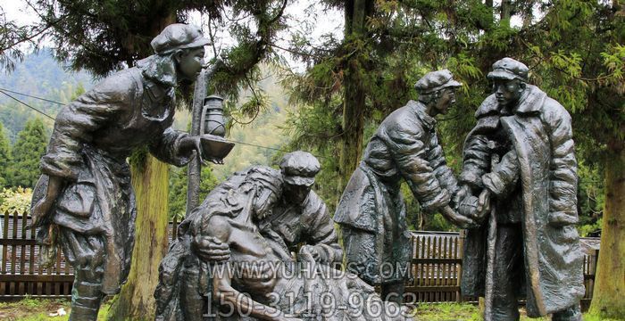 公園銅雕創(chuàng)意救人的紅軍雕塑