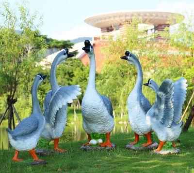 養(yǎng)殖場玻璃鋼仿真，彩繪天鵝雕塑