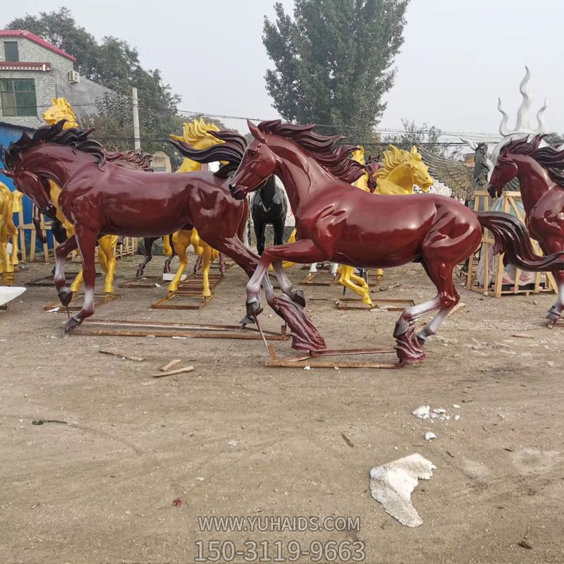 景區(qū)創(chuàng)意玻璃鋼彩繪奔騰的馬雕塑