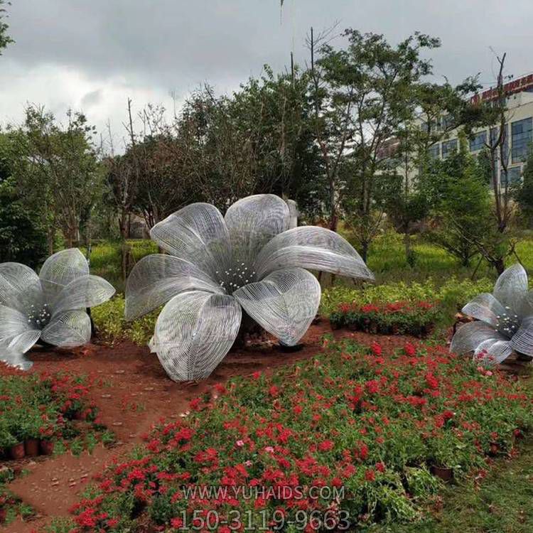 小區(qū)花園擺放不銹鋼拉絲花朵景觀雕塑