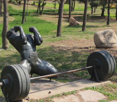 廣場公園舉重運動員玻璃鋼仿銅雕塑