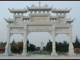 石牌坊價(jià)格預(yù)算應(yīng)包括機(jī)械架材使用、牌坊制作雕刻材料、人工等多個(gè)方面