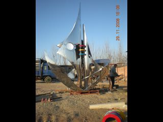 不銹鋼金屬雕塑材質(zhì)語言由被動(dòng)到主動(dòng)